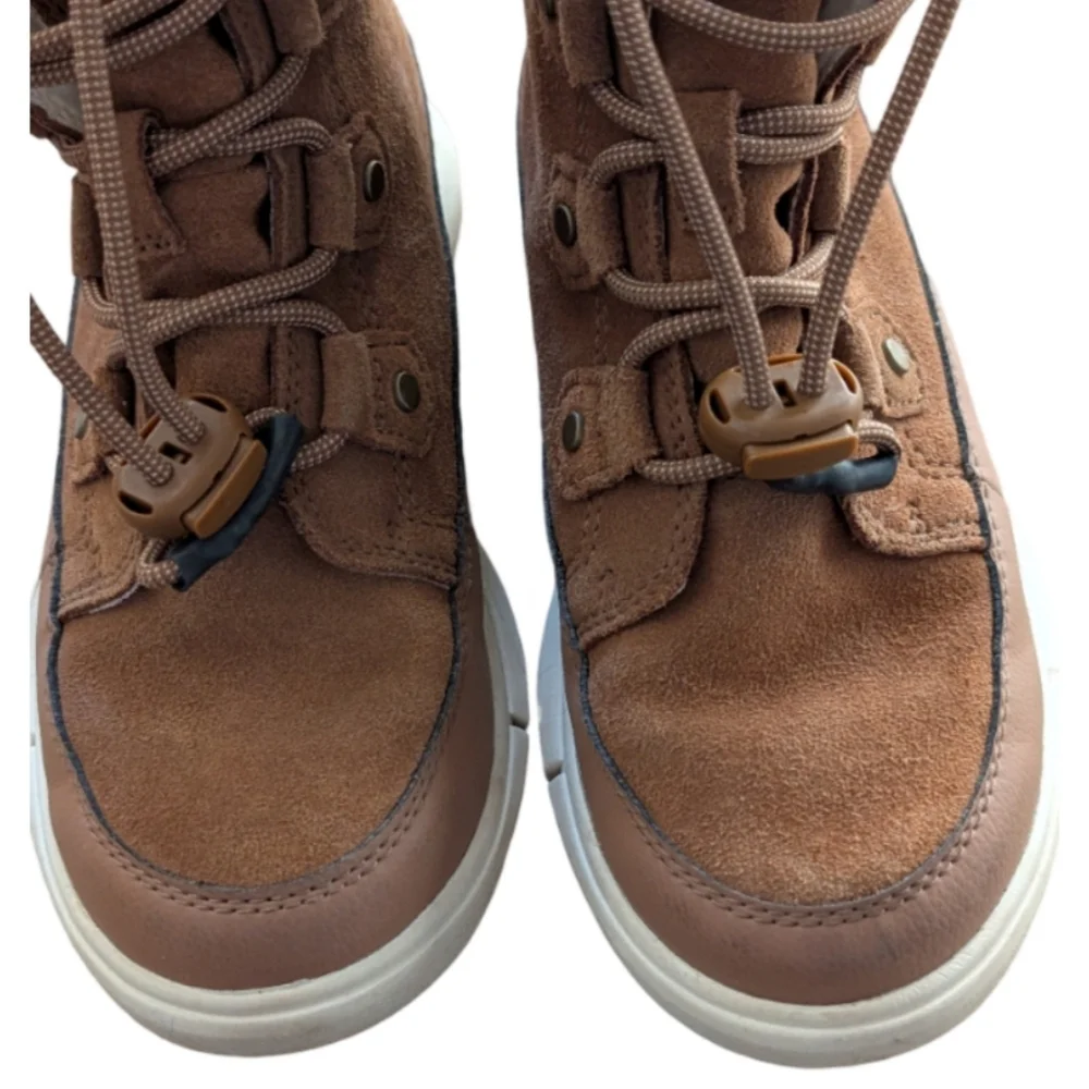 SOREL Waterproof Boots  Youth 2 (fits Women's 4)